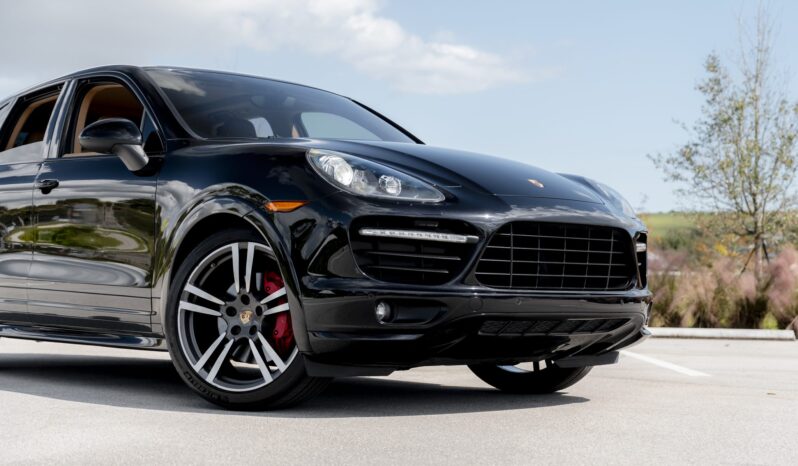 
								2014 Porsche Cayenne GTS full									