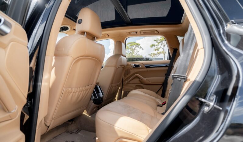 
								2014 Porsche Cayenne GTS full									