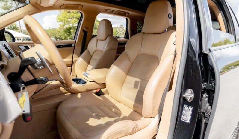 
								2014 Porsche Cayenne GTS full									