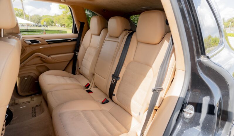 
								2014 Porsche Cayenne GTS full									