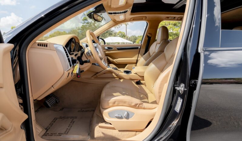 
								2014 Porsche Cayenne GTS full									