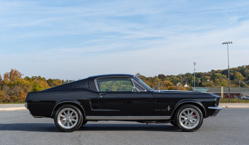 
								967 Ford Mustang Fastback S-Code full									