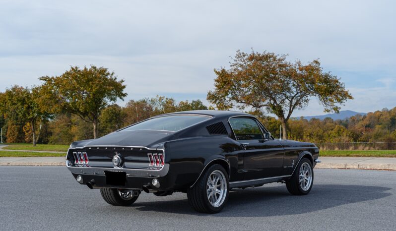 
								967 Ford Mustang Fastback S-Code full									