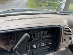 
										1999 Chevrolet Suburban K2500 LT 7.4L 4×4 full									