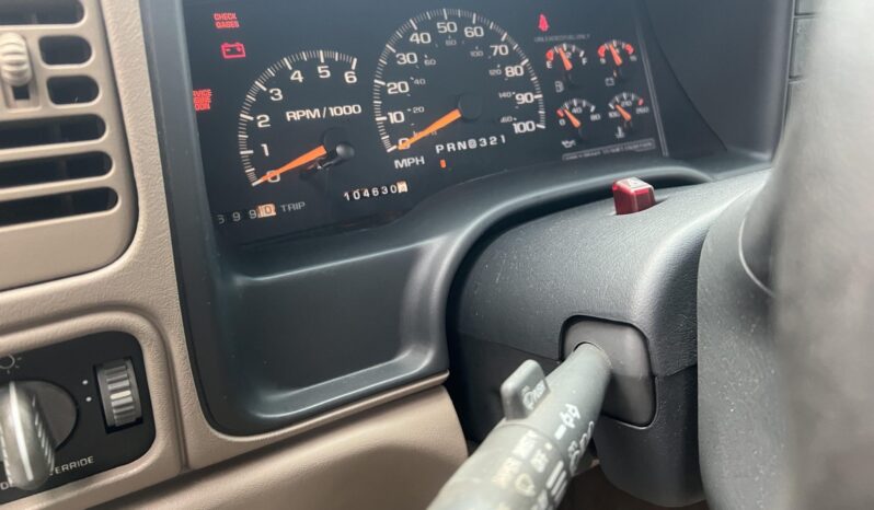 
								1999 Chevrolet Suburban K2500 LT 7.4L 4×4 full									