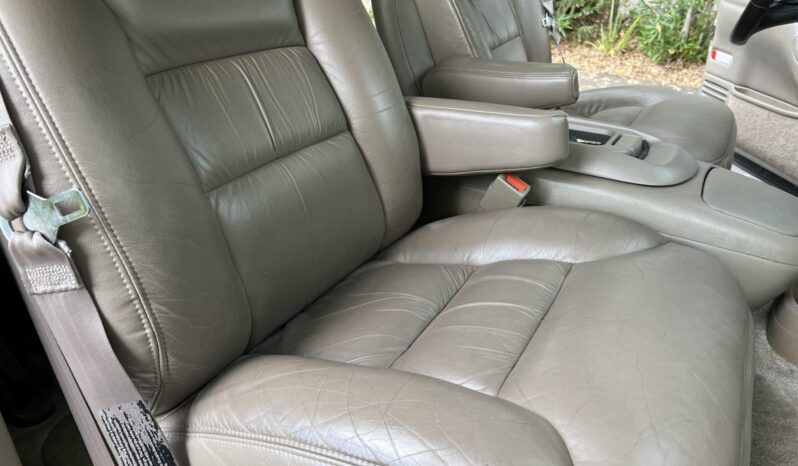 
								1999 Chevrolet Suburban K2500 LT 7.4L 4×4 full									