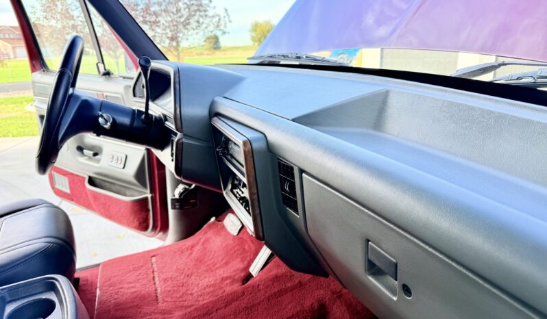 
								1991 Ford Bronco Eddie Bauer Silver full									