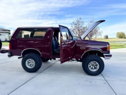 
										1991 Ford Bronco Eddie Bauer Silver full									