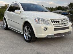 
										2009 Mercedes-Benz ML63 AMG 4MATIC full									