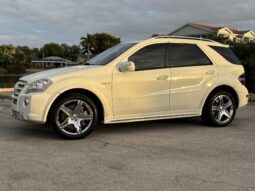 
										2009 Mercedes-Benz ML63 AMG 4MATIC full									