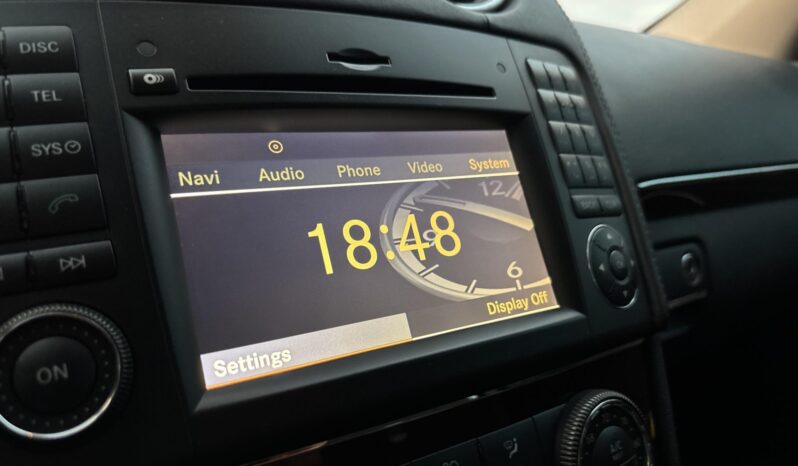 
								2009 Mercedes-Benz ML63 AMG 4MATIC full									