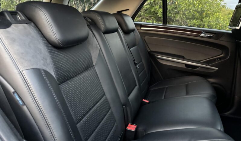 
								2009 Mercedes-Benz ML63 AMG 4MATIC full									