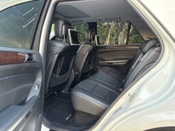 
										2009 Mercedes-Benz ML63 AMG 4MATIC full									