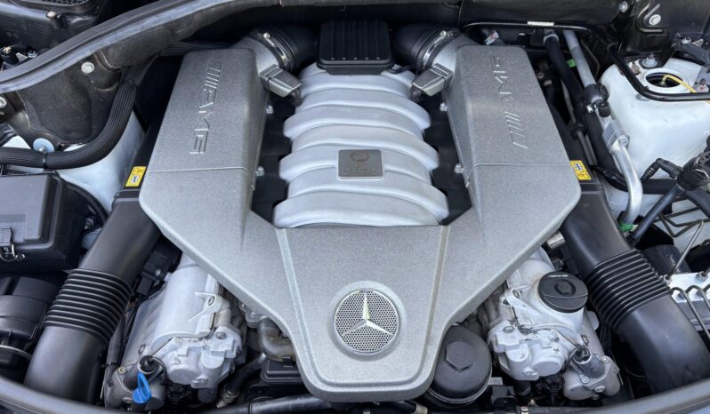 
								2009 Mercedes-Benz ML63 AMG 4MATIC full									