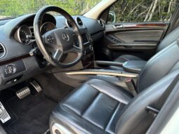 
										2009 Mercedes-Benz ML63 AMG 4MATIC full									