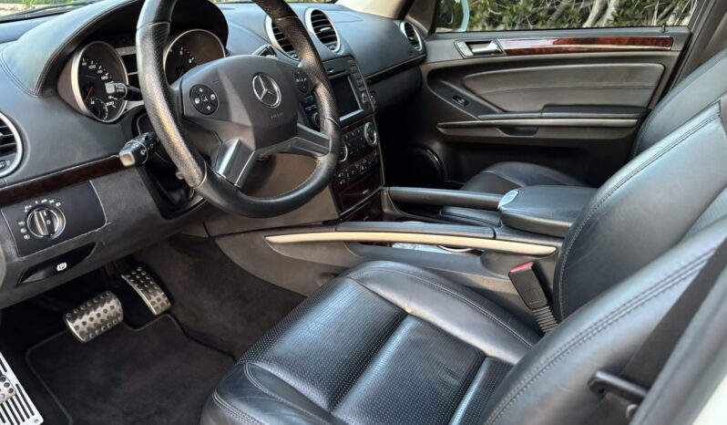 
								2009 Mercedes-Benz ML63 AMG 4MATIC full									