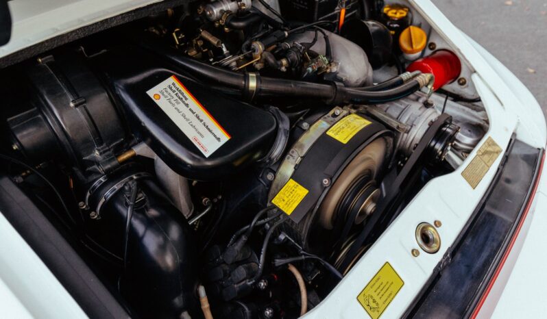 
								1990 Porsche 911 Carrera 2 Coupe 5-Speed full									