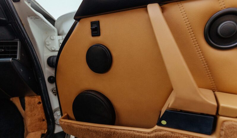 
								1990 Porsche 911 Carrera 2 Coupe 5-Speed full									