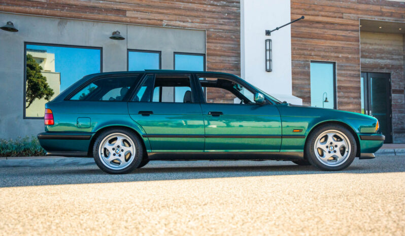 								1993 BMW M5 Touring full									