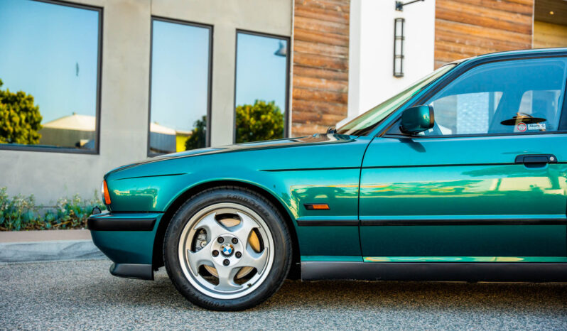 								1993 BMW M5 Touring full									