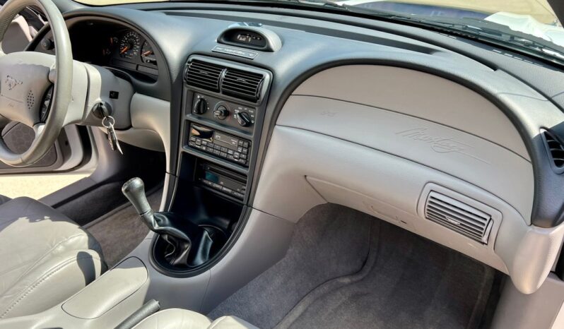 
								1997 Ford Mustang White 4.6l 5 Speed Manual full									