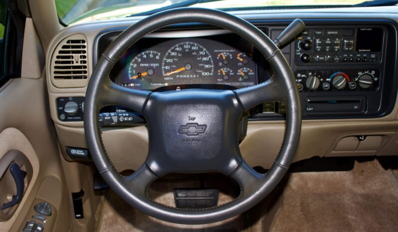 
								1999 Chevrolet Tahoe LT full									