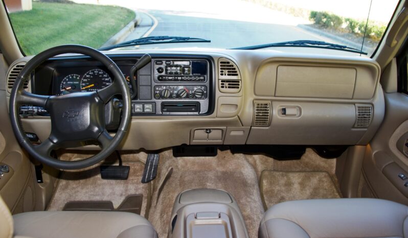 
								1999 Chevrolet Tahoe LT full									