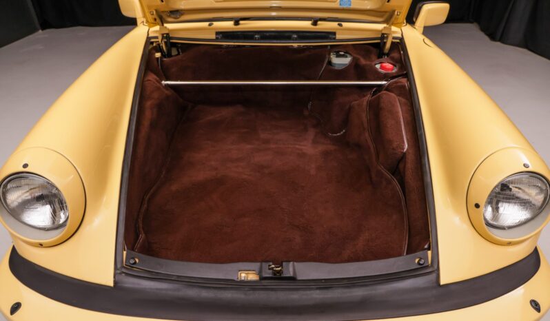 
								1986 Porsche 911 Carrera Coupe full									