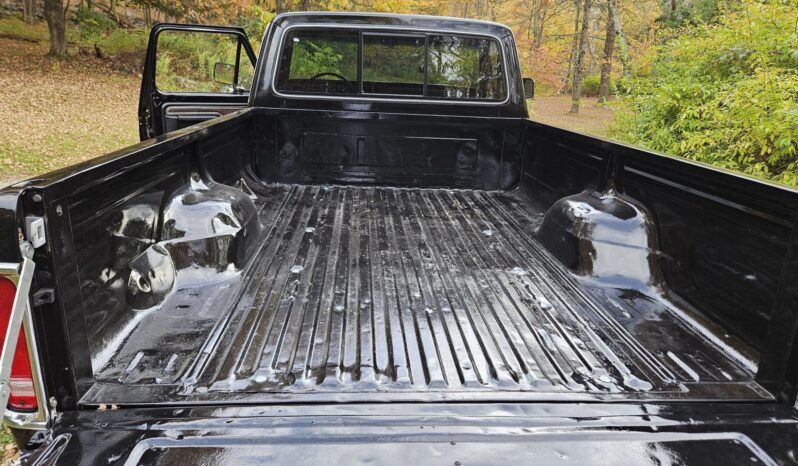 								1977 Ford F-250 Ranger 4×4 full									