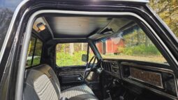										1977 Ford F-250 Ranger 4×4 full									