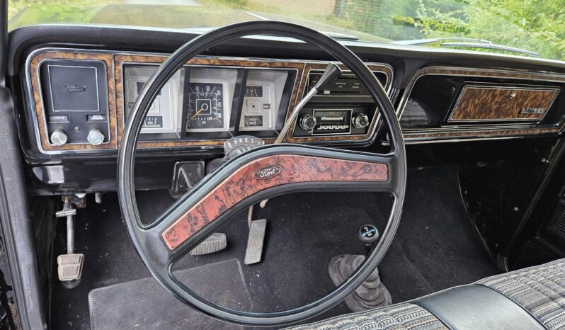 								1977 Ford F-250 Ranger 4×4 full									