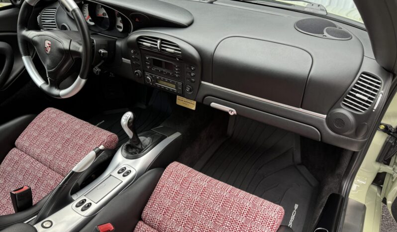 
								2003 Porsche 911 Carrera 4S Coupe full									