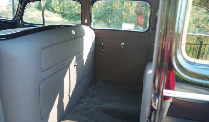 
								1934 Cadillac 370-D V12 Fleetwood Sedan full									