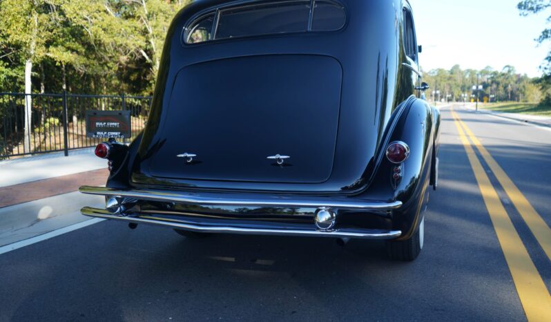 
								1934 Cadillac 370-D V12 Fleetwood Sedan full									
