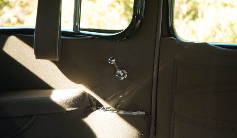 
								1934 Cadillac 370-D V12 Fleetwood Sedan full									