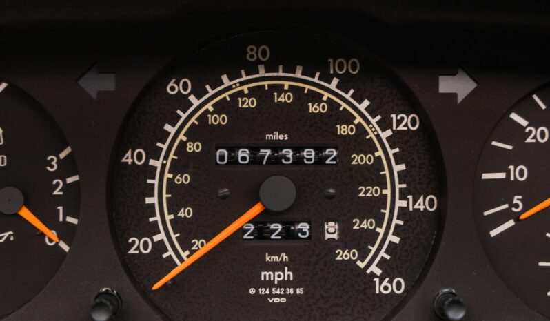 
								1993 Mercedes-Benz 300CE Coupe full									