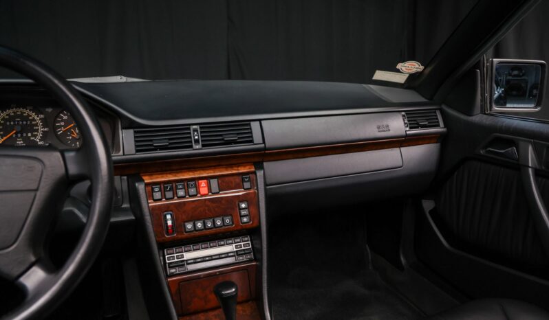 
								1993 Mercedes-Benz 300CE Coupe full									