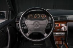 
										1993 Mercedes-Benz 300CE Coupe full									