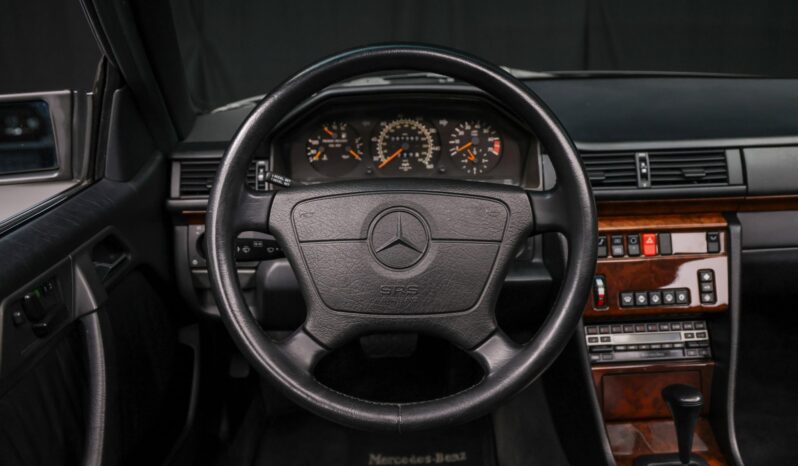 
								1993 Mercedes-Benz 300CE Coupe full									