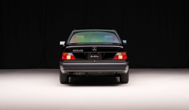 
								1993 Mercedes-Benz 300CE Coupe full									