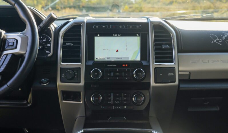 
								2018 Ford F-250 Super Duty Lariat Crew Cab Power Stroke full									