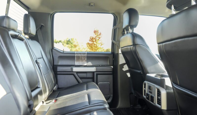 
								2018 Ford F-250 Super Duty Lariat Crew Cab Power Stroke full									