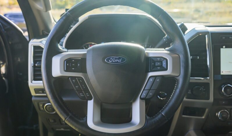 
								2018 Ford F-250 Super Duty Lariat Crew Cab Power Stroke full									