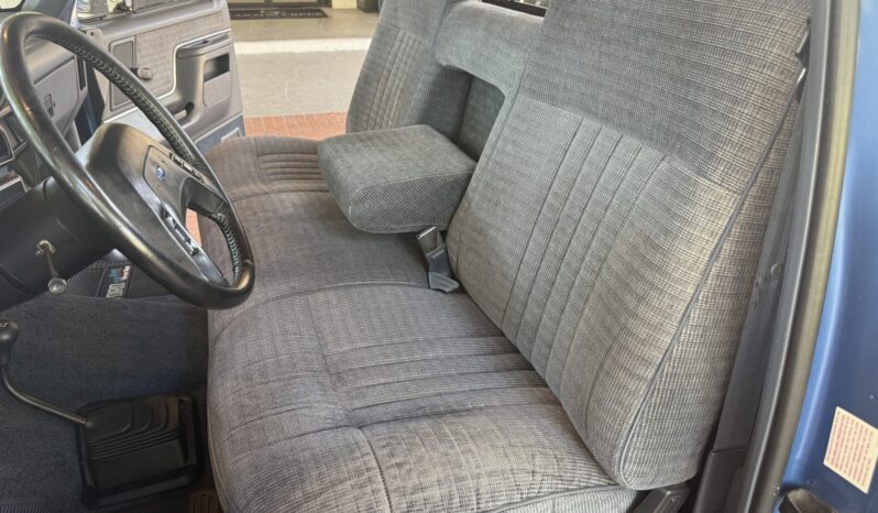 
								1990 Ford F-150 XLT Lariat 4×4 full									