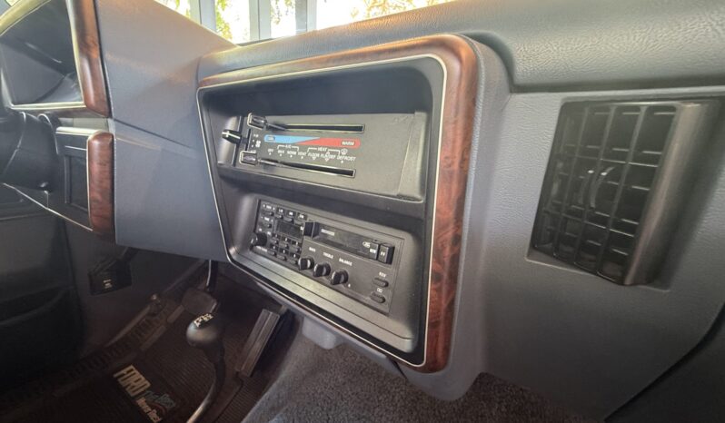 
								1990 Ford F-150 XLT Lariat 4×4 full									