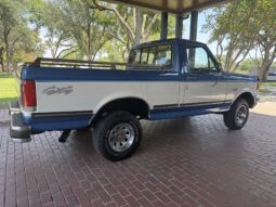 
										1990 Ford F-150 XLT Lariat 4×4 full									