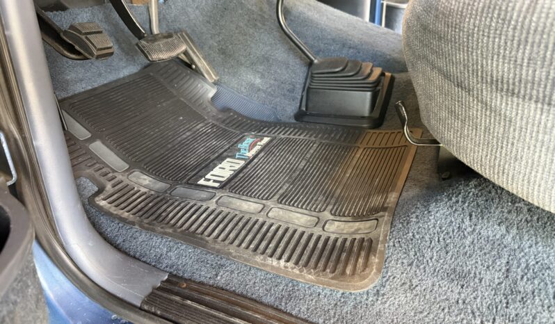 
								1990 Ford F-150 XLT Lariat 4×4 full									