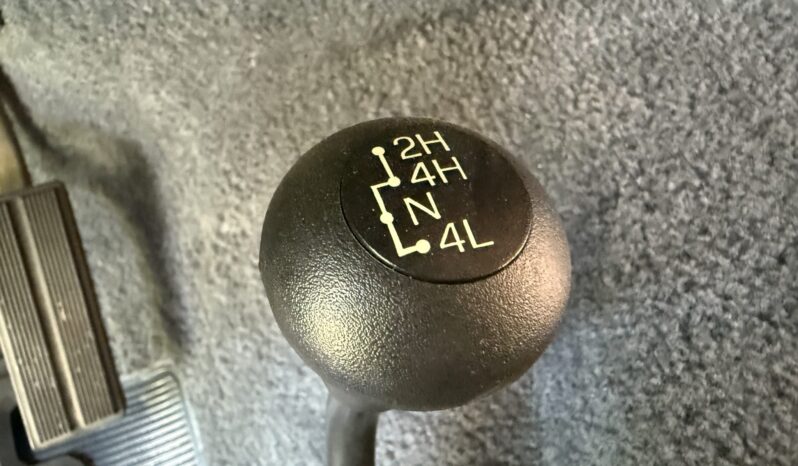 
								1990 Ford F-150 XLT Lariat 4×4 full									