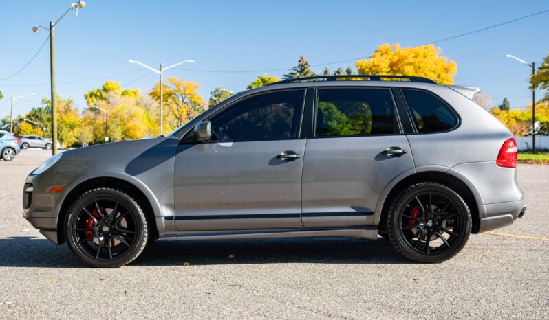 
								2009 Porsche Cayenne GTS 6-Speed full									