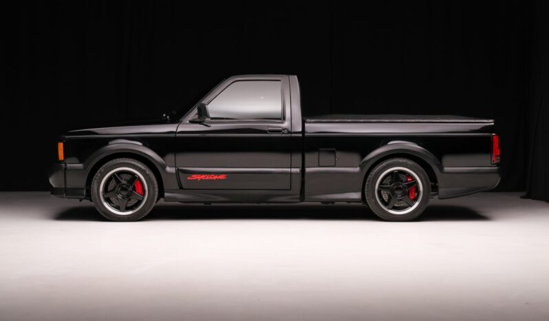 
								1991 GMC Syclone full									